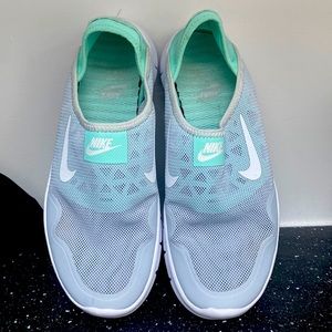 Nike Flex Slip on Mesh Sneakers size 7